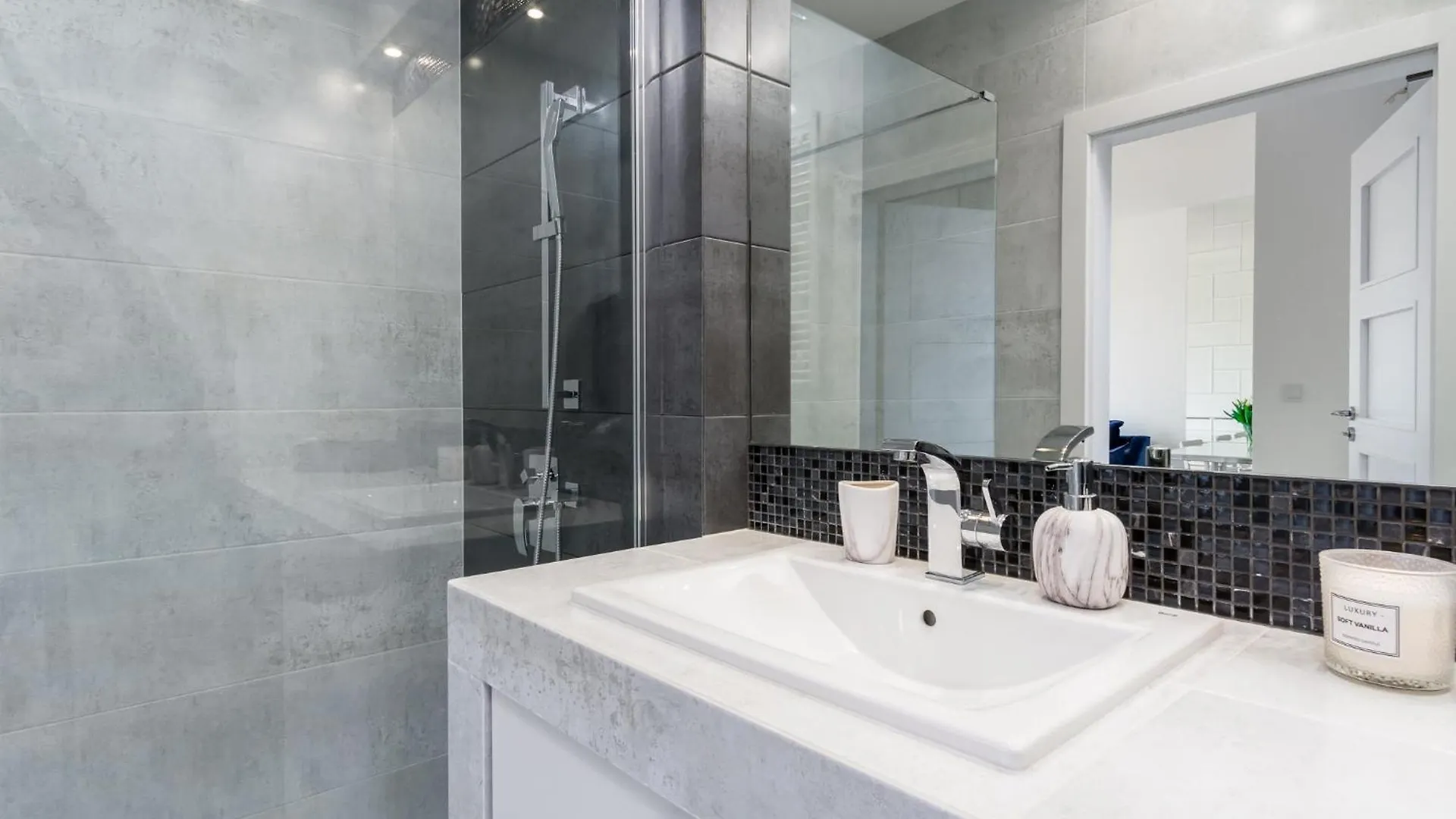 Grobla Apartment غدانسك
